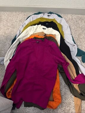 Various sweaters (9)